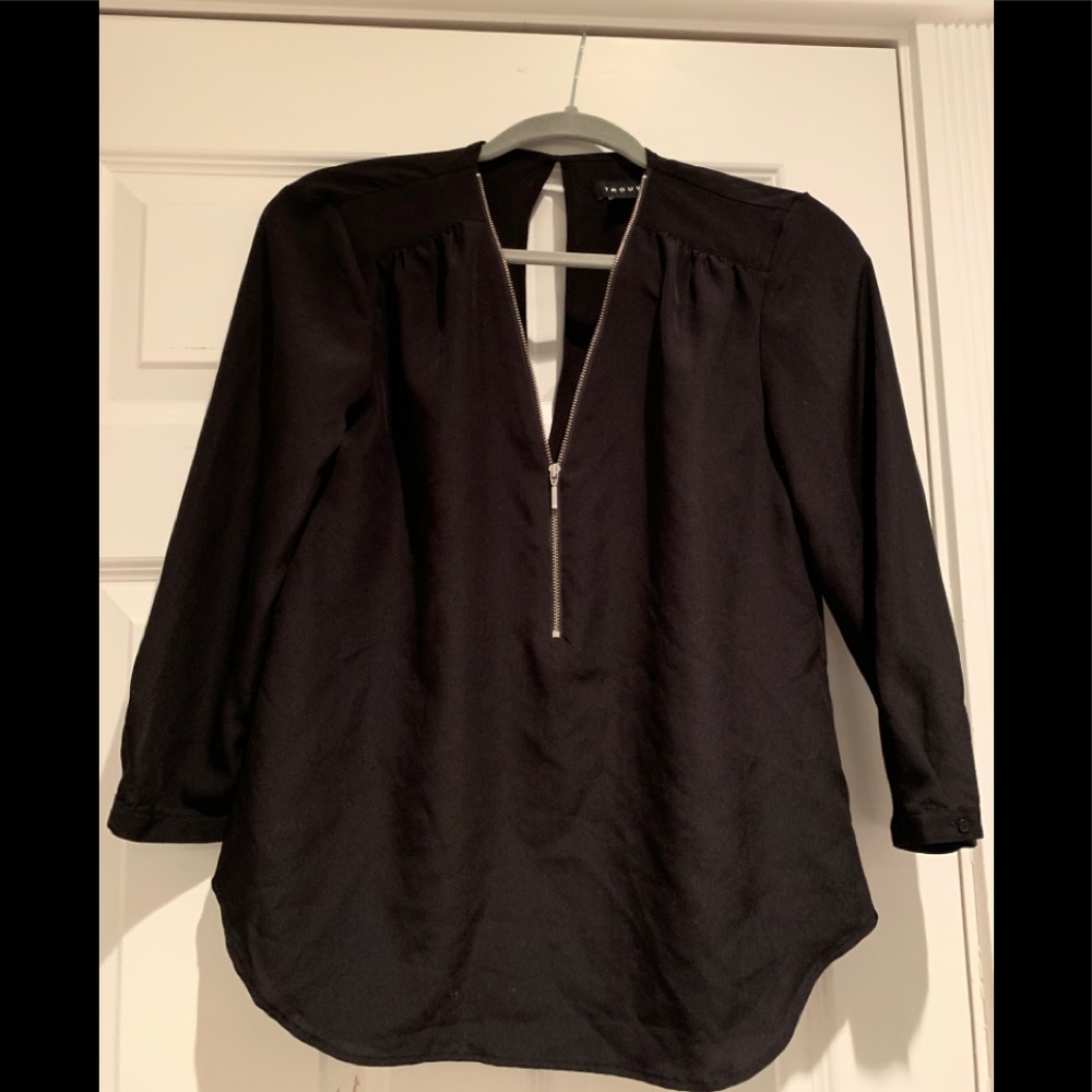 Trove Black Top with Zipper